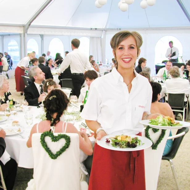 Hochzeitsessen im VIP-Zelt